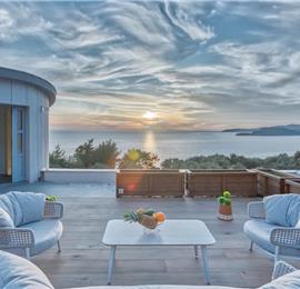6 bedroom villa with pool and roof terrace, Sveti Staffan, sleeps 12